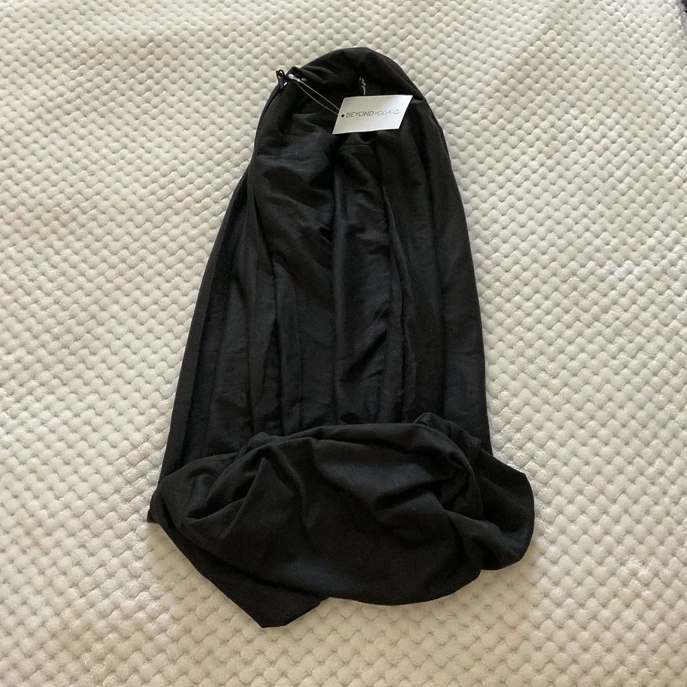 Beyond Yoga Black Pocket Infinity‎ Scarf